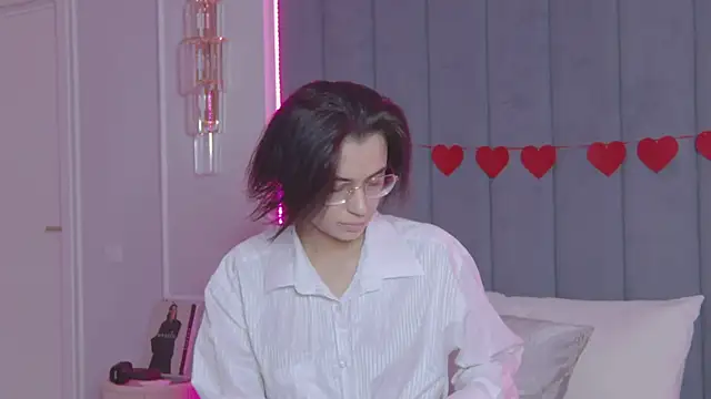 Snapshot of VioletAsh chatting on 03-09-26, 04:27 VioletAsh online show from 03-09-26, 04:27