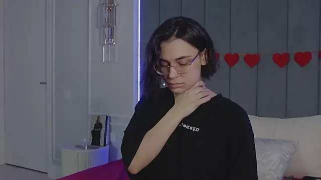 Snapshot of VioletAsh chatting on 03-12-26, 04:29 VioletAsh online show from 03-12-26, 04:29