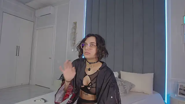 Snapshot of VioletAsh chatting on 03-22-26, 04:38 VioletAsh online show from 03-22-26, 04:38