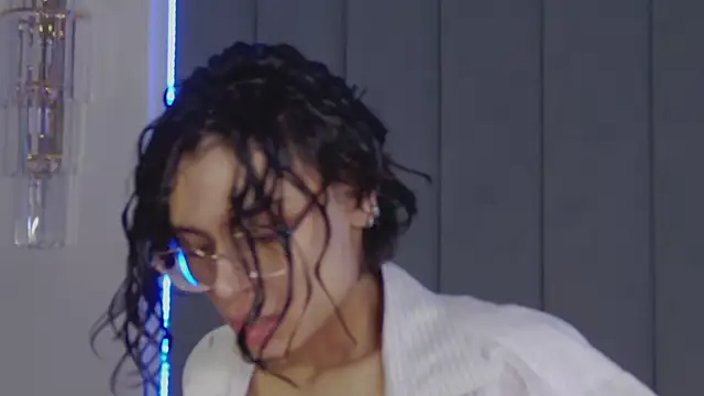 Snapshot of VioletAsh chatting on 03-23-26, 04:38 VioletAsh online show from 03-23-26, 04:38