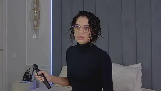 Snapshot of VioletAsh chatting on 03-26-26, 04:29 VioletAsh online show from 03-26-26, 04:29