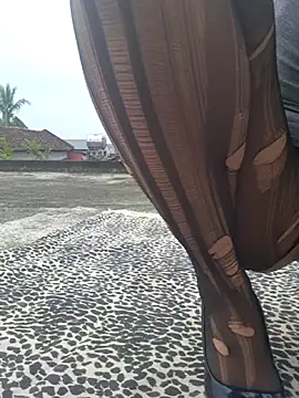 hello mie online show from 12-16-25, 02:16