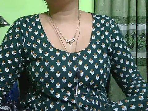 Snapshot of fairy_queen07 chatting on 04-09-26, 10:42 fairy queen07 online show from 04-09-26, 10:42