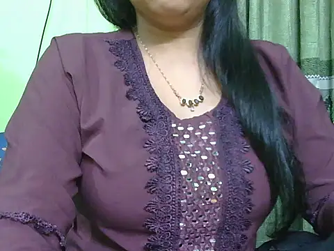 Snapshot of fairy_queen07 chatting on 05-01-26, 07:18 fairy queen07 online show from 05-01-26, 07:18