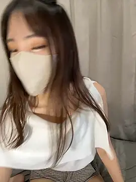 Snapshot of riri__nyan_o0 chatting on 10-08-25, 05:05 riri nyan o0 online show from 10-08-25, 05:05