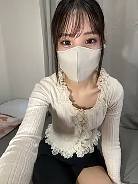 Snapshot of riri__nyan_o0 chatting on 10-11-25, 05:17 riri nyan o0 online show from 10-11-25, 05:17