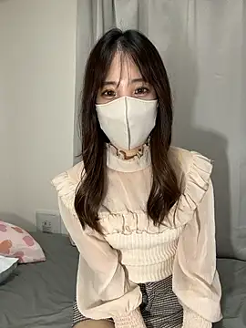 Snapshot of riri__nyan_o0 chatting on 10-15-25, 05:07 riri nyan o0 online show from 10-15-25, 05:07