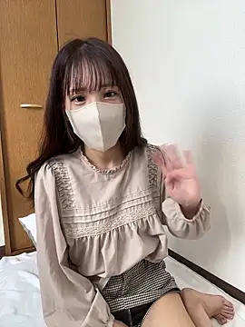 Snapshot of riri__nyan_o0 chatting on 10-17-25, 05:21 riri nyan o0 online show from 10-17-25, 05:21