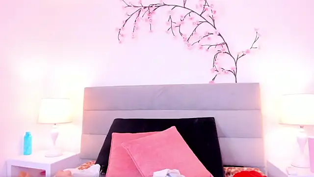 Snapshot of _analyy_ chatting on 02-19-26, 08:38 analyy online show from 02-19-26, 08:38