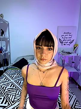 Snapshot of AriaBlush_18 chatting on 09-14-25, 09:36 AriaBlush 18 online show from 09-14-25, 09:36
