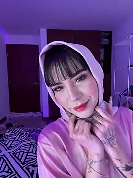 Snapshot of AriaBlush_18 chatting on 09-17-25, 11:17 AriaBlush 18 online show from 09-17-25, 11:17