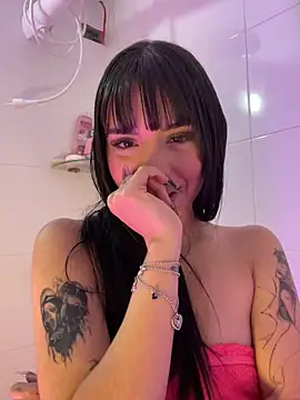 Snapshot of AriaBlush_18 chatting on 09-20-25, 12:33 AriaBlush 18 online show from 09-20-25, 12:33