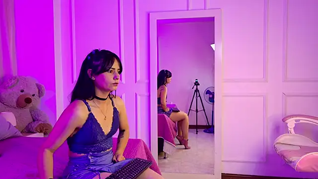 Snapshot of Cielo_bm chatting on 09-13-25, 01:00 Cielo bm online show from 09-13-25, 01:00