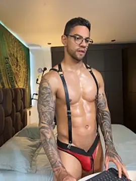 Snapshot of Tomy_maylon chatting on 11-04-25, 03:44 Tomy maylon online show from 11-04-25, 03:44