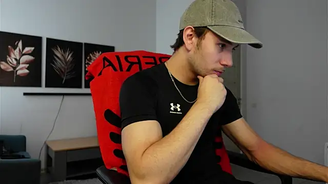 Snapshot of Ethan_Fyre chatting on 09-25-25, 01:37 Ethan Fyre online show from 09-25-25, 01:37