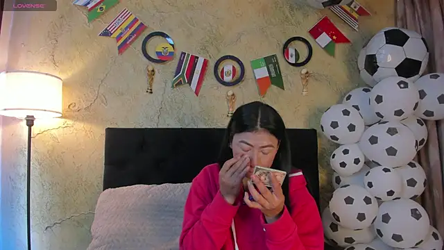 Tiffany Nm online show from 06-25-26, 01:59