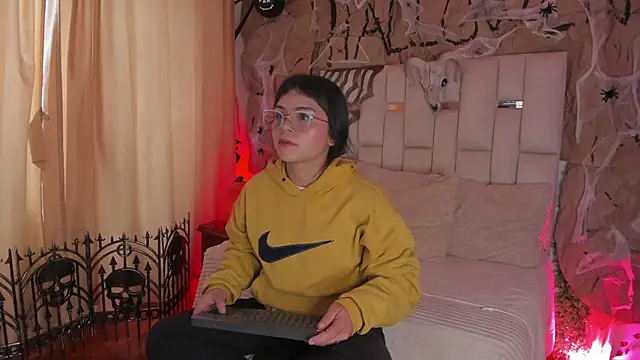 Jade Nmm online show from 10-21-25, 01:01