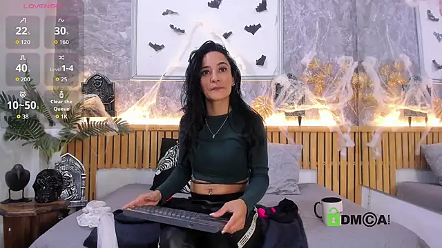 Snapshot of princequinn_ chatting on 10-14-25, 08:42 princequinn online show from 10-14-25, 08:42