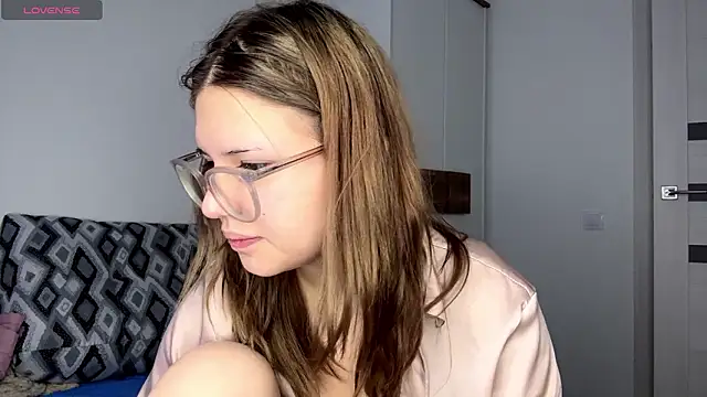 Snapshot of VerniceEngelking chatting on 02-25-26, 06:12 VerniceEngelking online show from 02-25-26, 06:12