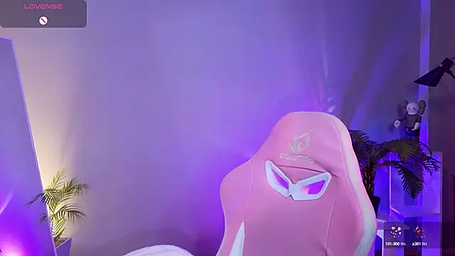 Lucy louras online show from 10-04-25, 12:25