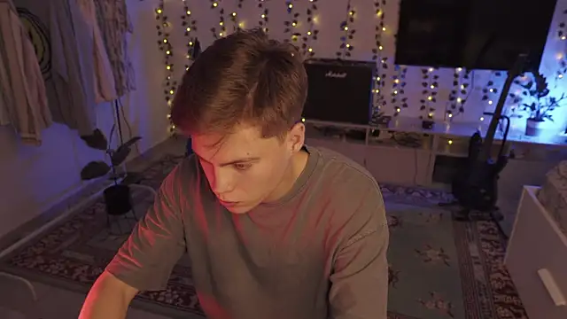 Snapshot of RusBradPitt chatting on 09-24-25, 10:18 RusBradPitt online show from 09-24-25, 10:18