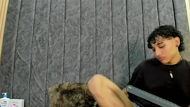 Snapshot of DustinandJordan chatting on 09-18-25, 05:09 DustinandJordan online show from 09-18-25, 05:09