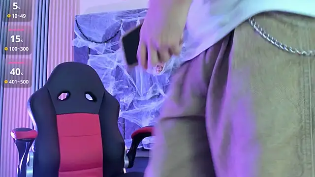 Snapshot of DustinandJordan chatting on 10-08-25, 04:54 DustinandJordan online show from 10-08-25, 04:54