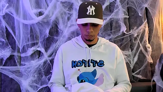 Snapshot of DustinandJordan chatting on 10-10-25, 04:55 DustinandJordan online show from 10-10-25, 04:55