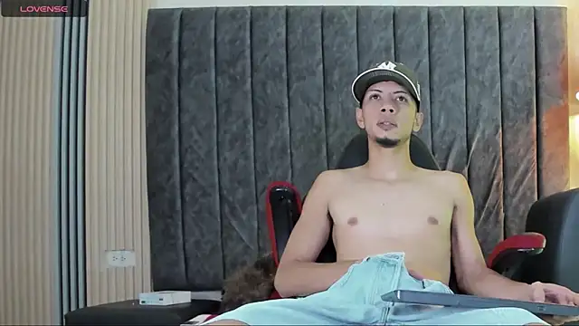 DustinandJordan online show from 11-21-25, 04:22