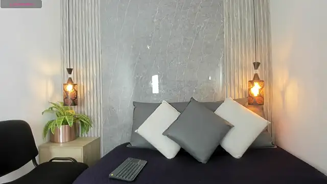 Dominic Taylor  online show from 10-29-25, 03:31