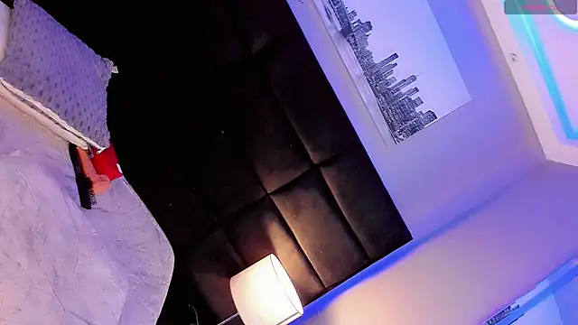 Ana Paaula23 online show from 10-17-25, 08:33