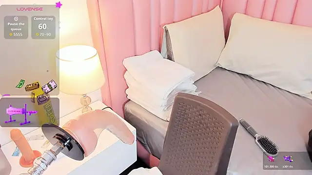 TIFFANY GLOW   online show from 01-18-26, 08:56