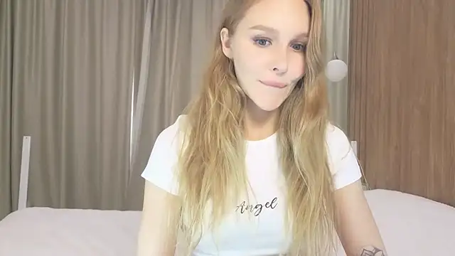 Snapshot of Brigitte_Bardot chatting on 09-17-25, 05:31 Brigitte Bardot online show from 09-17-25, 05:31