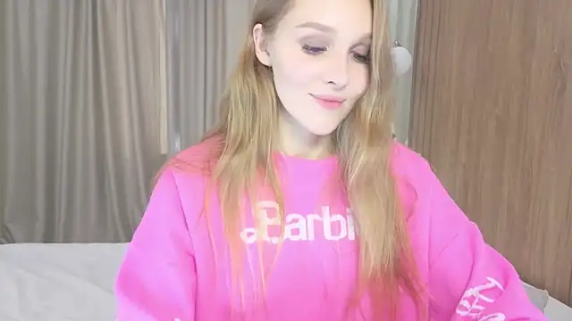 Snapshot of Brigitte_Bardot chatting on 09-29-25, 06:18 Brigitte Bardot online show from 09-29-25, 06:18