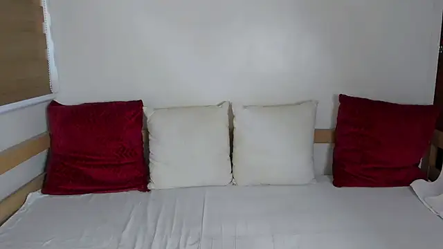 Snapshot of IslandBeauty chatting on 09-27-25, 01:32 IslandBeauty online show from 09-27-25, 01:32