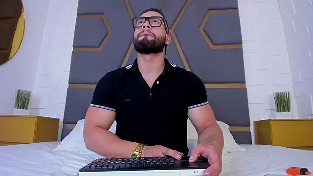 massimofiore  online show from 09-30-25, 03:33