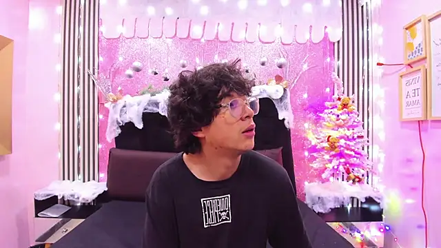 Desire Ecstasy online show from 12-19-25, 05:42