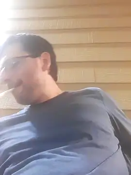 Snapshot of Gearsuit chatting on 09-23-25, 02:14 Gearsuit online show from 09-23-25, 02:14