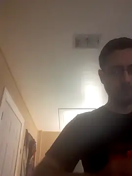 Snapshot of Gearsuit chatting on 10-11-25, 02:44 Gearsuit online show from 10-11-25, 02:44