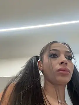 Bella Vixen  online show from 09-28-25, 07:30