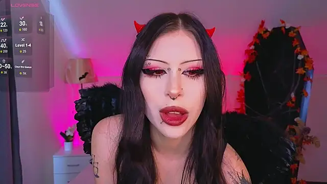 venomeowww   online show from 10-25-25, 03:47