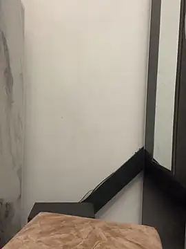 layra 9900 online show from 10-29-25, 06:53