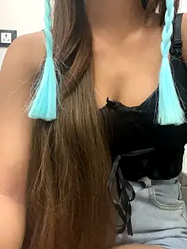 layra 9900 online show from 11-05-25, 07:36