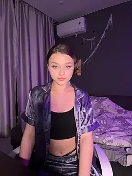 Snapshot of VelvetRush_ chatting on 10-30-25, 04:30 VelvetRush  online show from 10-30-25, 04:30