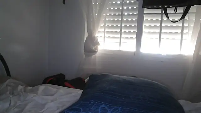 Snapshot of yumara351 chatting on 04-24-26, 10:28 yumara351 online show from 04-24-26, 10:28