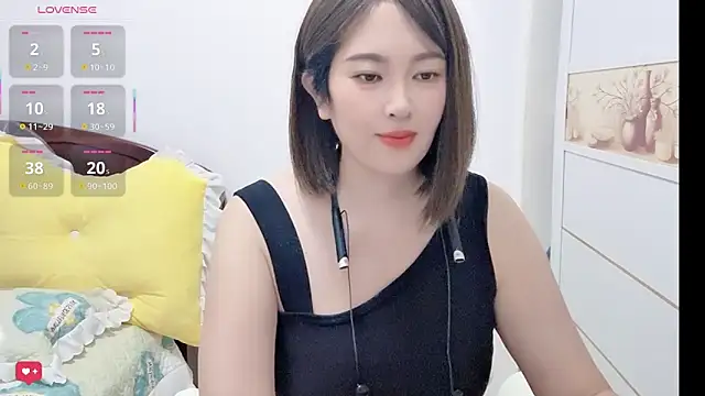 Snapshot of FeilL2t chatting on 10-08-25, 01:31 FeilL2t online show from 10-08-25, 01:31