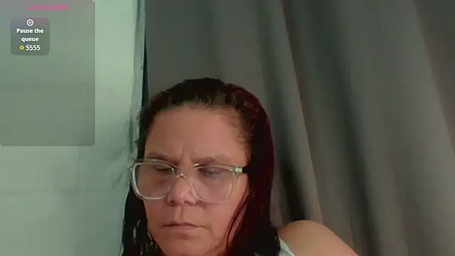 Snapshot of latinamaster chatting on 10-11-25, 01:27 latinamaster online show from 10-11-25, 01:27