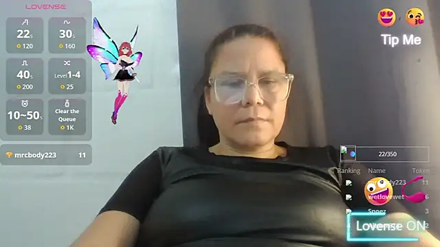 Snapshot of latinamaster chatting on 10-12-25, 01:43 latinamaster online show from 10-12-25, 01:43