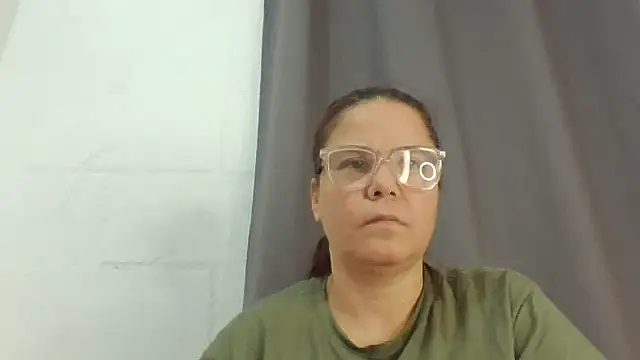 Snapshot of latinamaster chatting on 10-22-25, 10:59 latinamaster online show from 10-22-25, 10:59