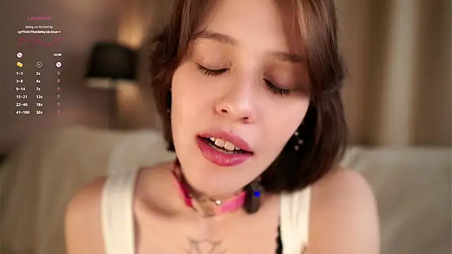 Snapshot of LurleneRamo chatting on 10-17-25, 01:09 LurleneRamo online show from 10-17-25, 01:09